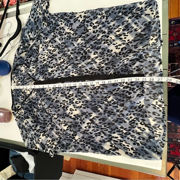 CABI Fatale Animal Print Chiffon #977 Blue Leopard Print Blouse - Size XL - Picture 8 of 14